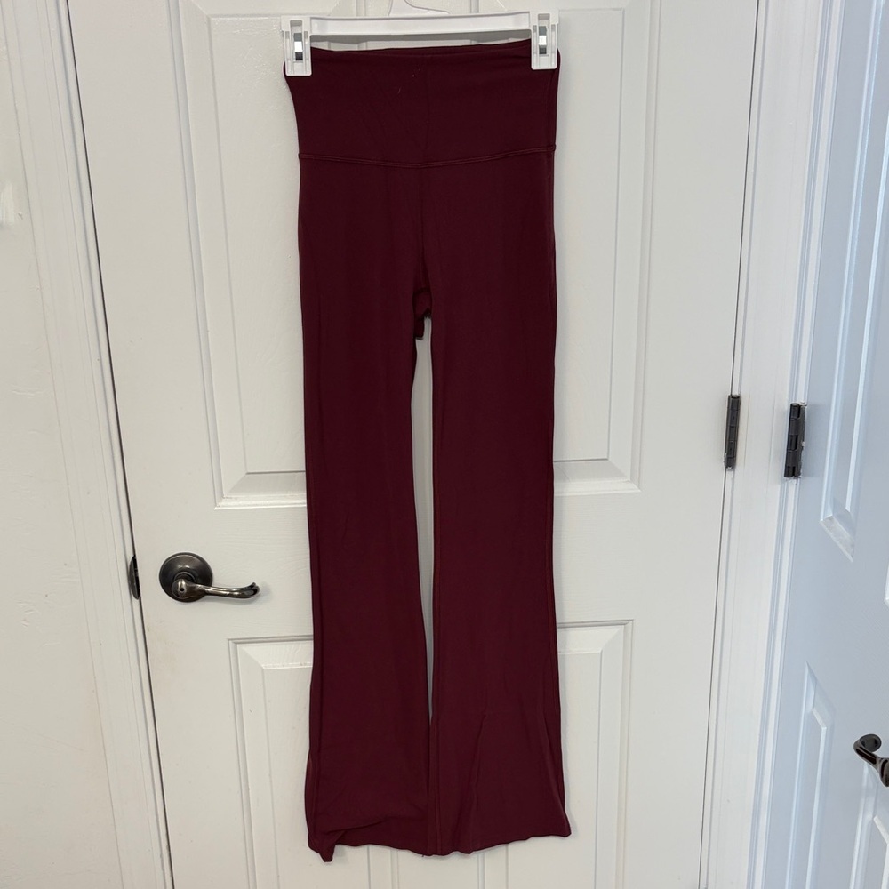 Lululemon Groove Super-High-Rise Flared Pant *Nulu in
Red Merlot - Picture 3 of 6